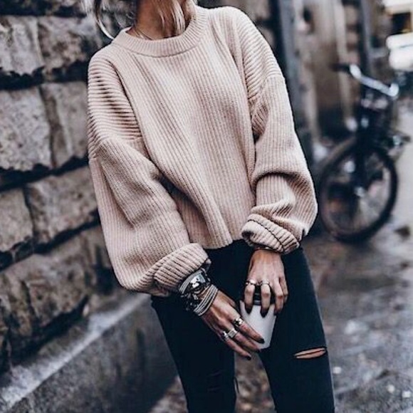 Sweater mystery box 🌼💛 - Picture 2 of 4